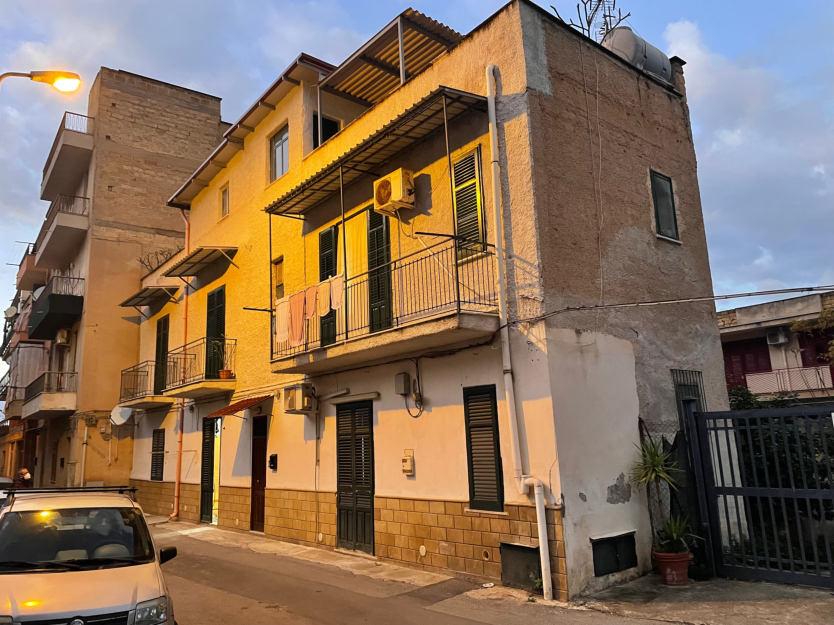 immobile appartamento all'asta in Via Andrea Coffaro n 8 - 90100 Palermo (PA) - 1