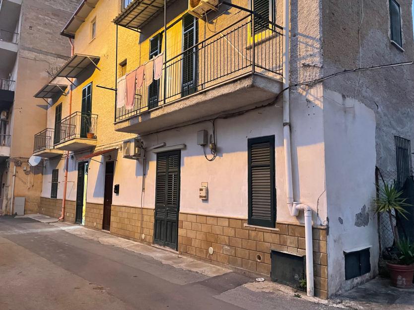 immobile appartamento all'asta in Via Andrea Coffaro n 8 - 90100 Palermo (PA) - 2