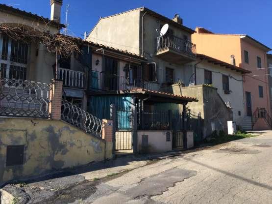 immobile appartamento all'asta in Strada Doganella, 45 - 01019 Vetralla (VT) - 2