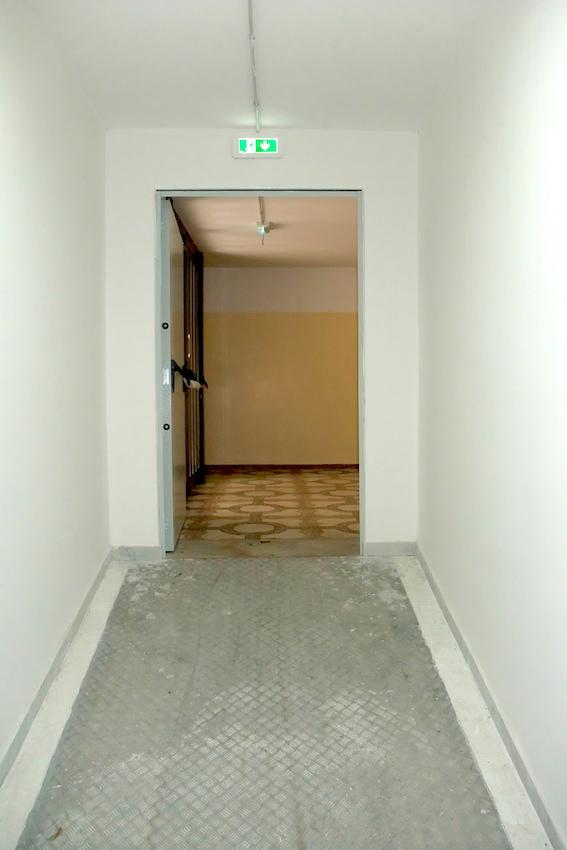 immobile magazzino all'asta in Via Casa Cirillo, 41/43 - 80058 Torre Annunziata (NA) - 4