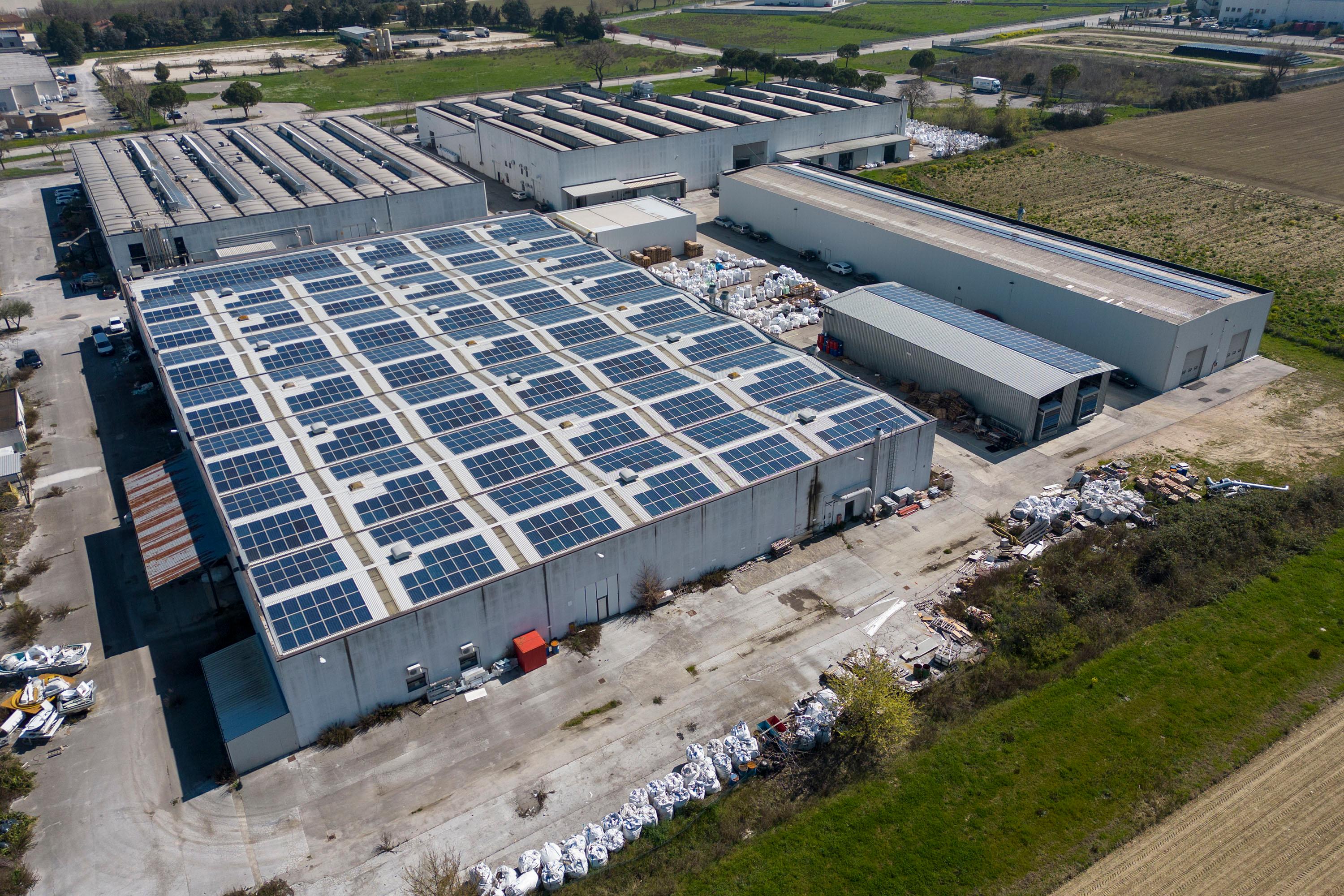 immobile appartamento all'asta in Complesso industriale di 17985 mq (TEUCO Spa) - Via Virgilio Guzzini Montelupone (MC) - 1