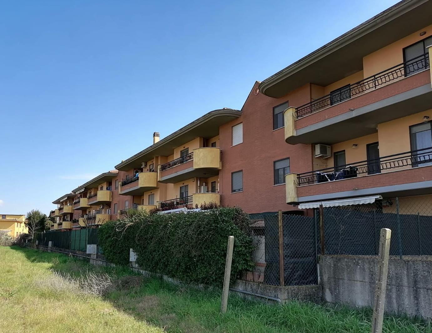 immobile appartamento all'asta in STRADA DEL BOSCO N 148 EDIFICIO B (BORGO BAINSIZZA) - 04110 Latina (LT) - 2