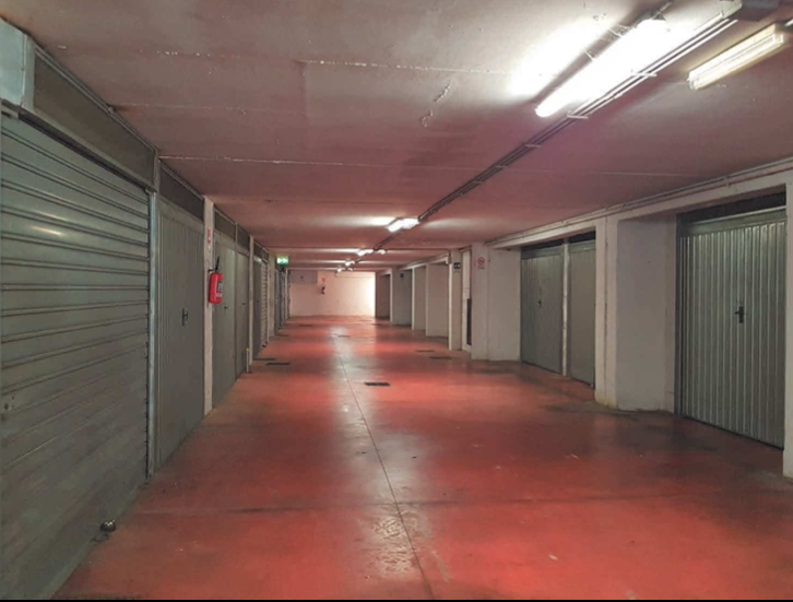 immobile Due box auto e dodici posti auto all'asta in viale Cesco Baseggio, roma (RM) - 1