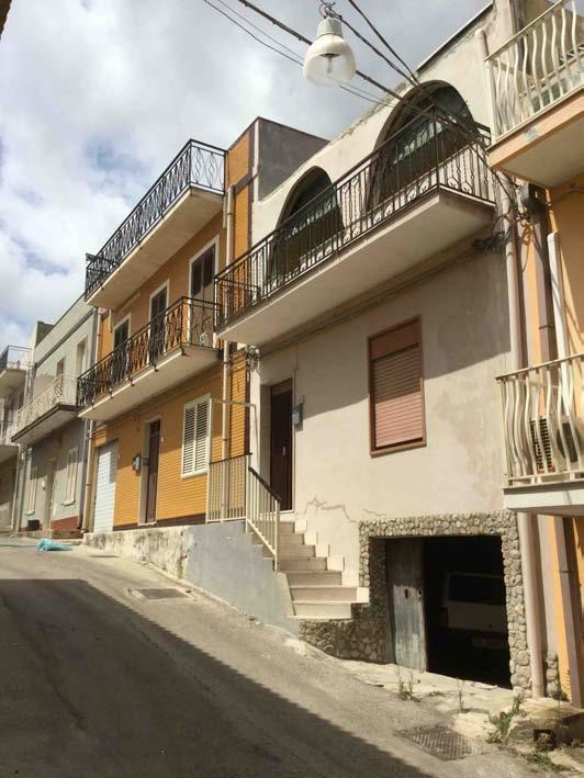immobile appartamento all'asta in Frazione di Belvedere, Vicolo del Mirto, 19 - 96100 Siracusa (SR) - 2