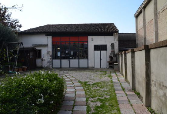 immobile attivita commerciale all'asta in Via Ferrari n 12 e Via Roncada n 19 - 46020 San Giacomo delle Segnate (MN) - 1