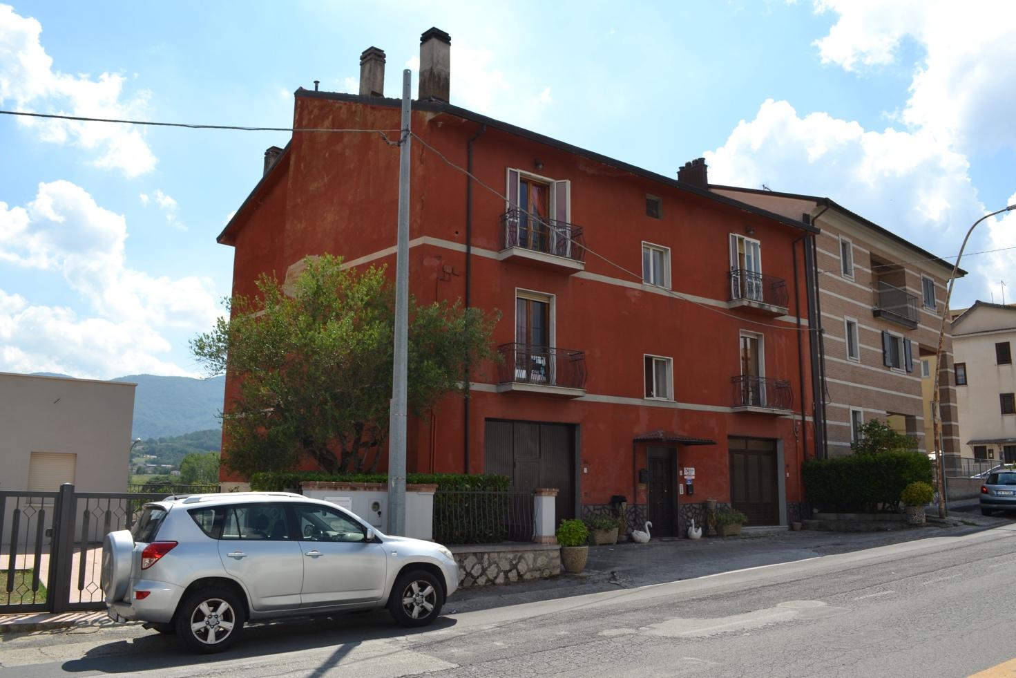 immobile appartamento all'asta in Via G Marconi 90 - 83047 Lioni (AV) - 1