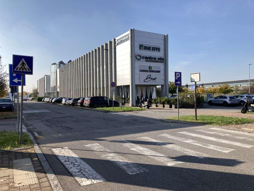 immobile posto auto all'asta in via dell'industria SN Bergamo (BG) - 1