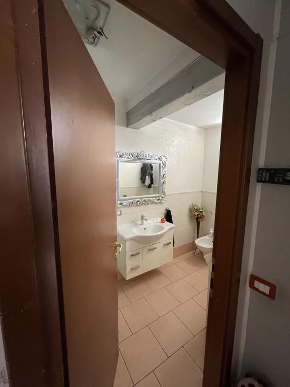 immobile appartamento all'asta in Via Marche 14 - 20031 Cesano Maderno (MB) - 4