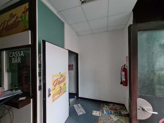 immobile negozio all'asta in Via Molini Idraulici 3 - Piazza Giovanni Nicotera 4 - 80058 Torre Annunziata (NA) - 3