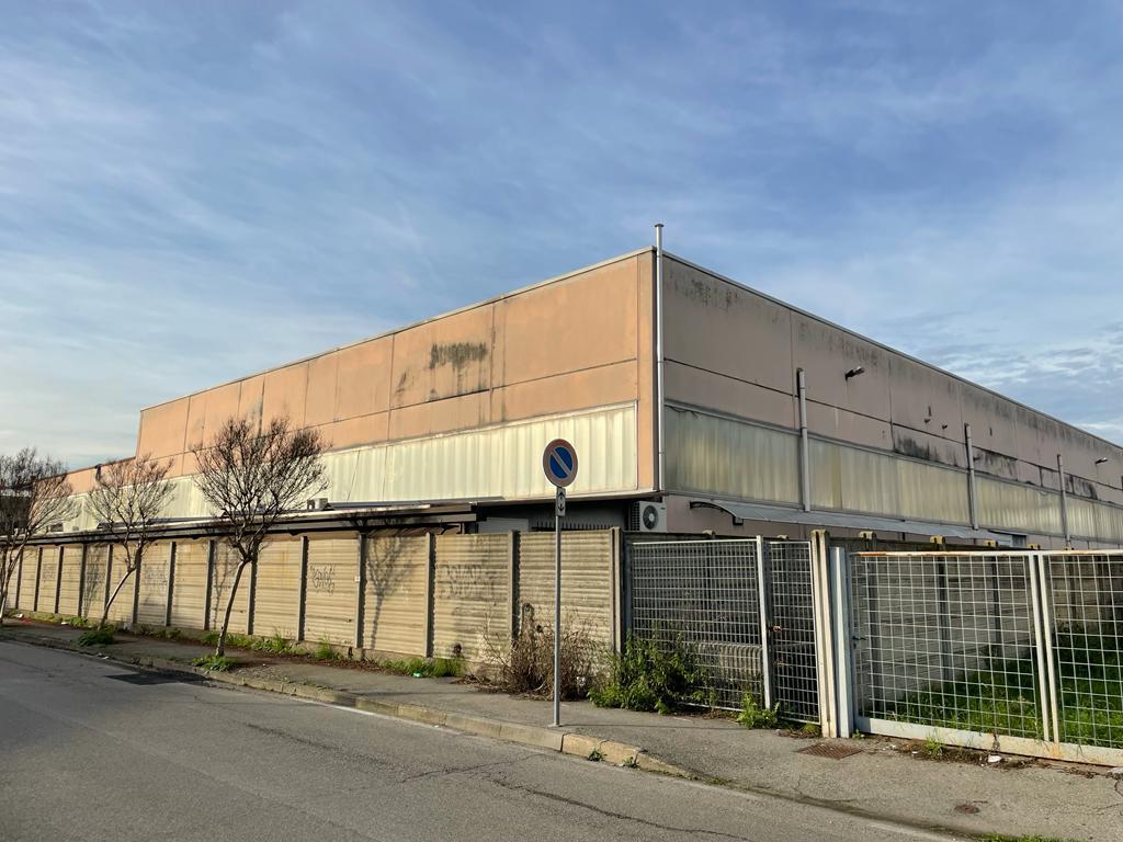 immobile attivita commerciale all'asta in Via Magenta n 41/43 Bareggio (MI) - 3