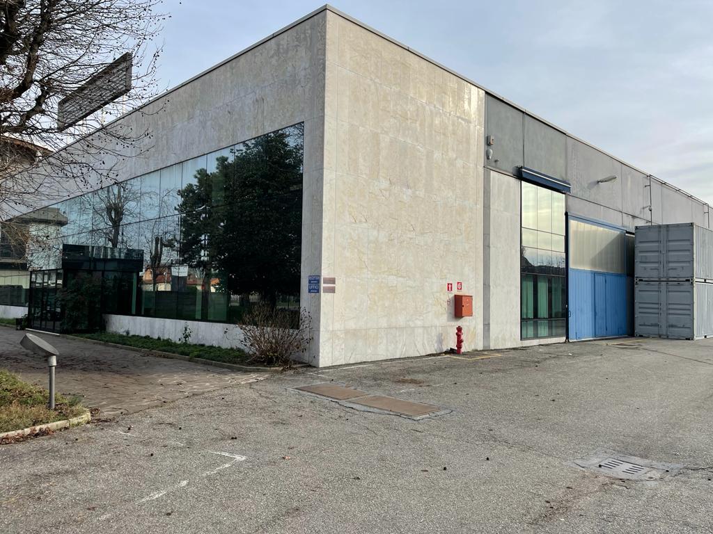 immobile attivita commerciale all'asta in Via Magenta n 41/43 Bareggio (MI) - 1