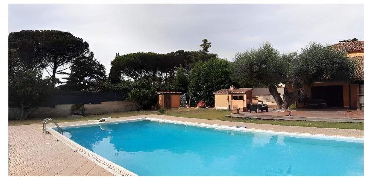 immobile PREGIATA VILLA ALL'ASTA CON PISCINA IN VIA SERSALE, ROMA (RM) - 1