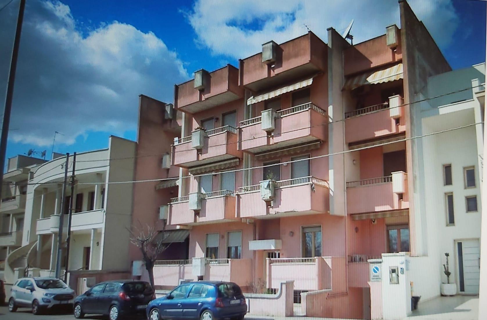 immobile appartamento all'asta in VIA OMBRONE N42 - 73042 Casarano (LE) - 1