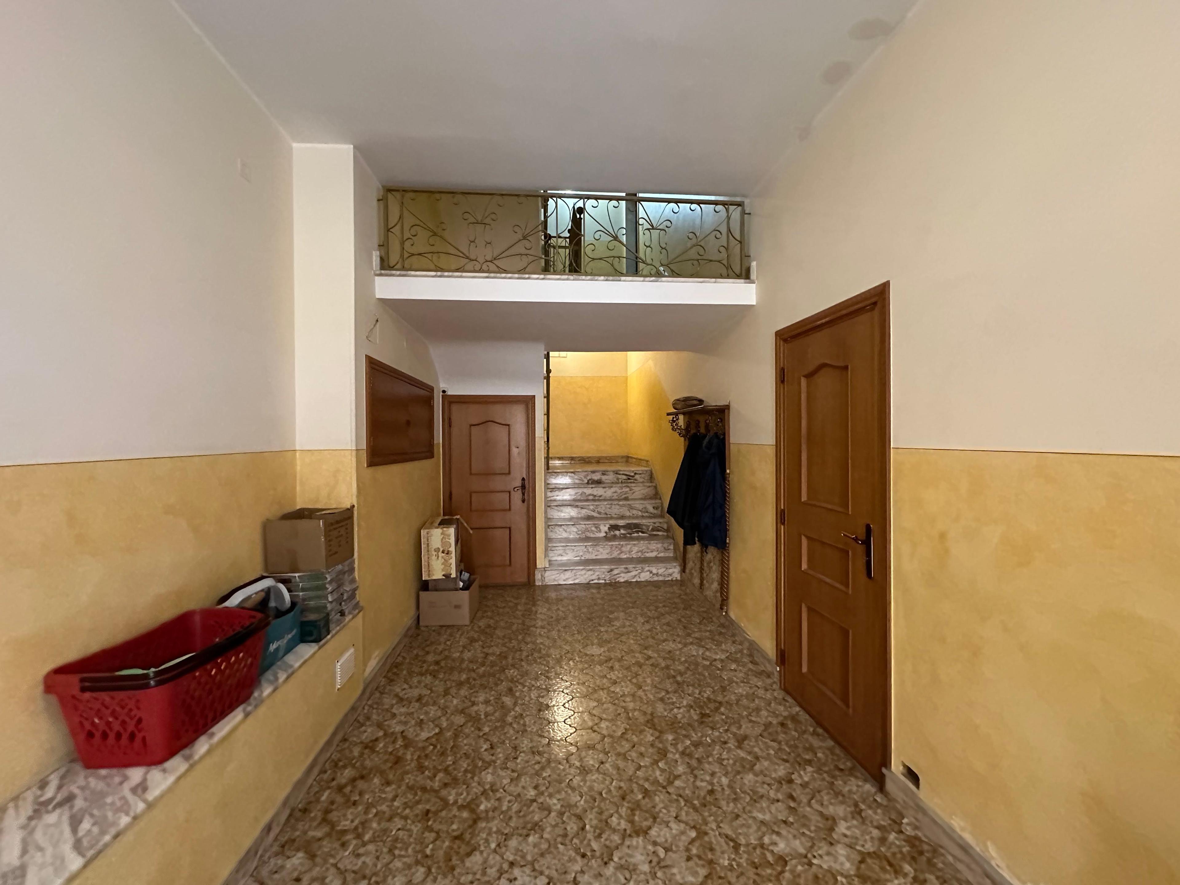 immobile appartamento all'asta in via Michelangelo, 2/a - 71010 Cagnano Varano (FG) - 2