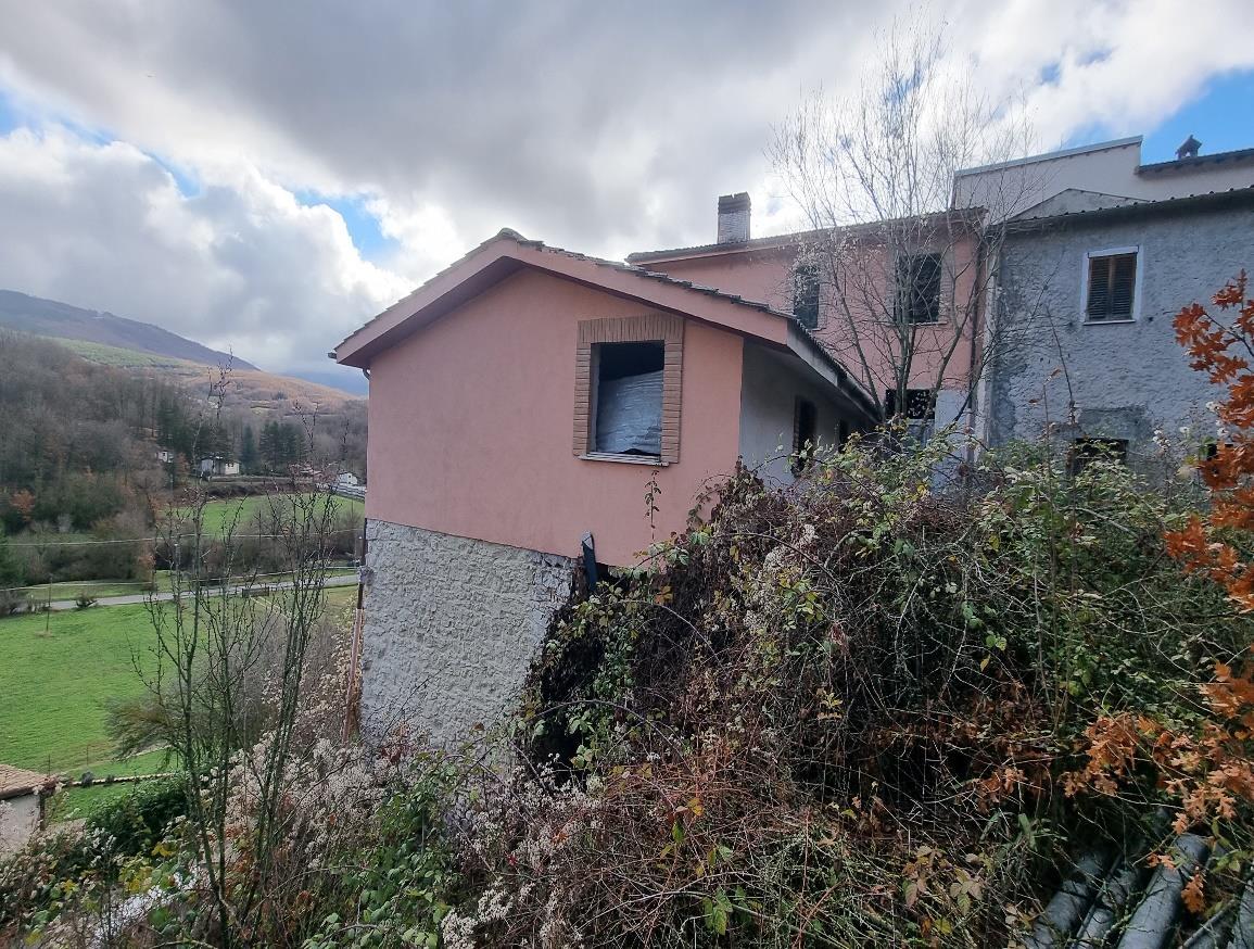 immobile appartamento all'asta in vindoli snc - 02016 Leonessa (RI) - 1