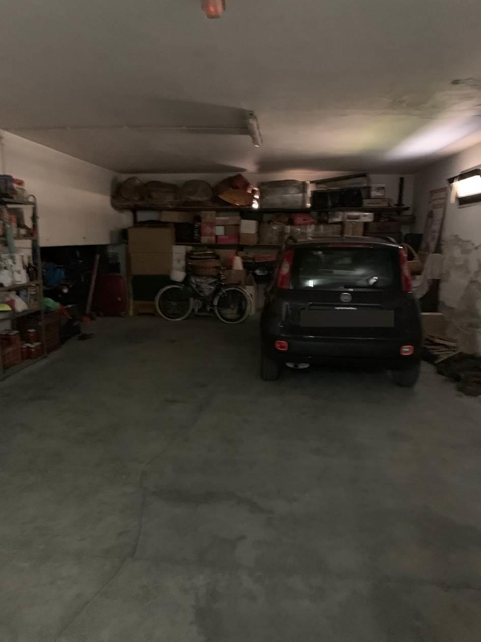 immobile garage all'asta in Via Filippo Turati n 6 - 80019 Qualiano (NA) - 3