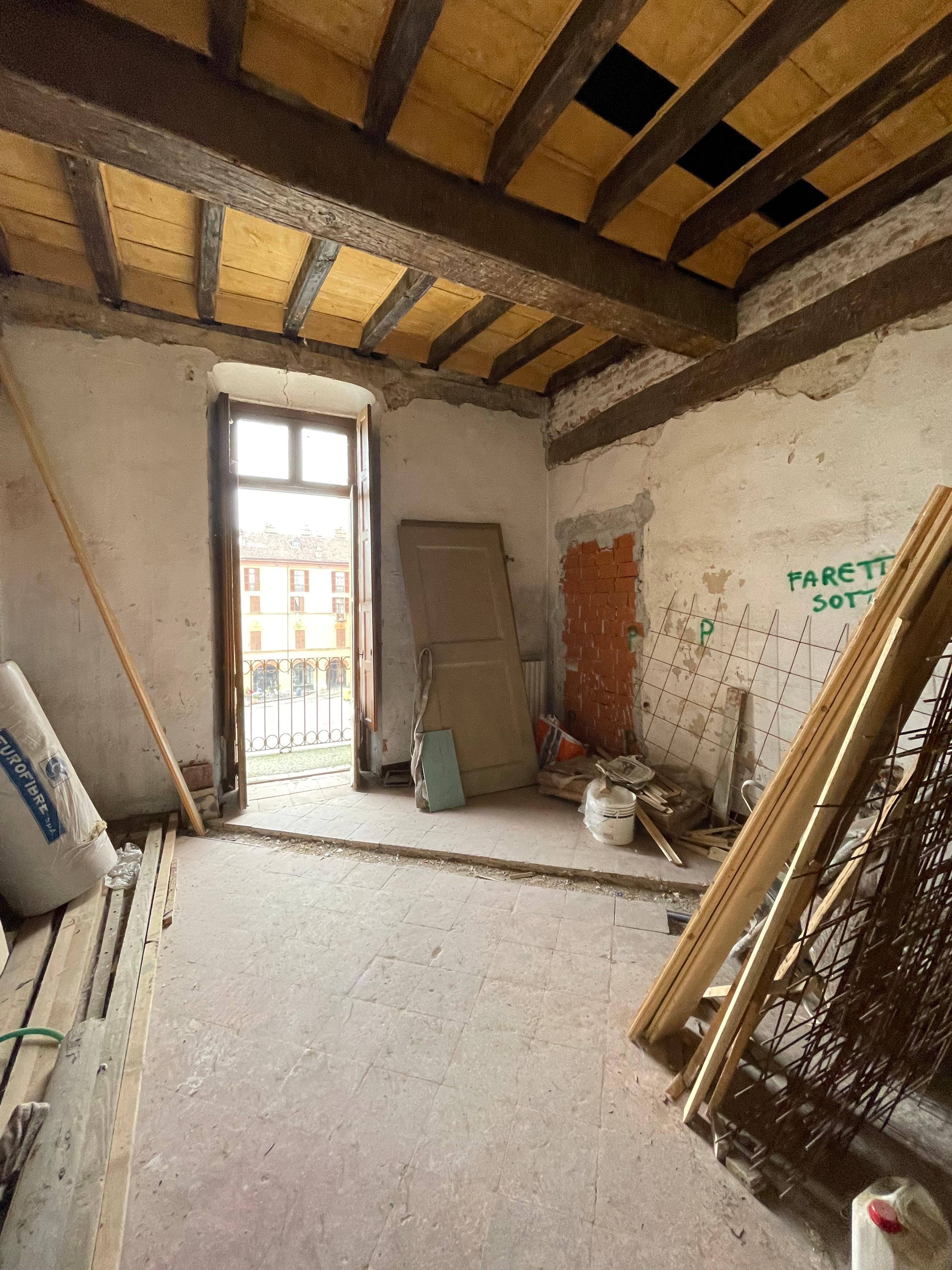 immobile fabbricato all'asta in Piazza Cavour n 4 - 13100 Vercelli (VC) - 1