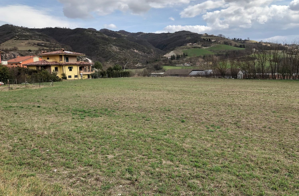 immobile terreno all'asta in localita smirra, via flaminia nord, n snc - 61043 Cagli (PU) - 1