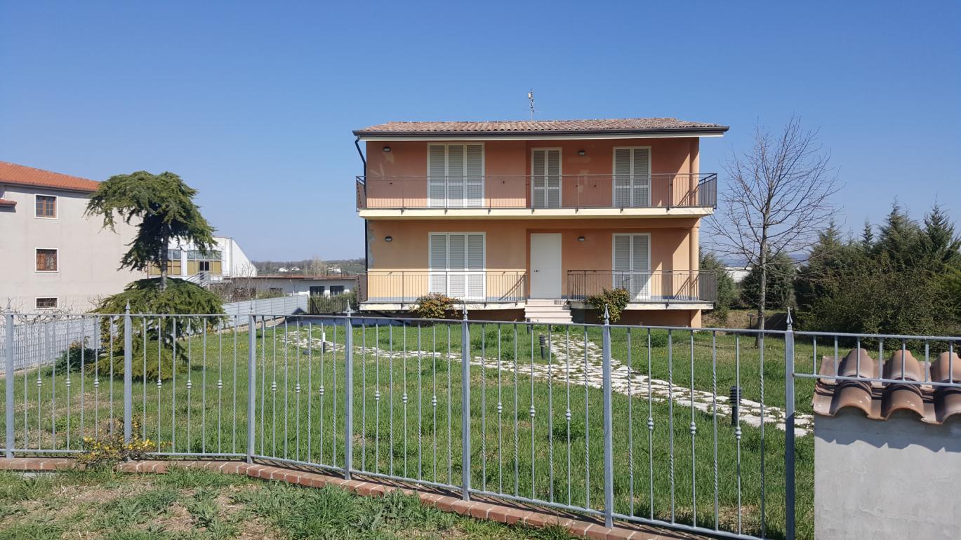 immobile attivita commerciale all'asta in contrada Pianelle - 82027 Pontelandolfo (BN) - 1