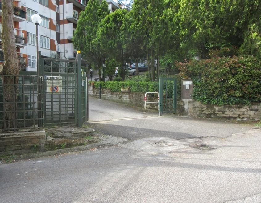 immobile POSTO AUTO COPERTO ALL'ASTA IN VIA ANTONIO LABRANCA, ROMA (RM) - 3