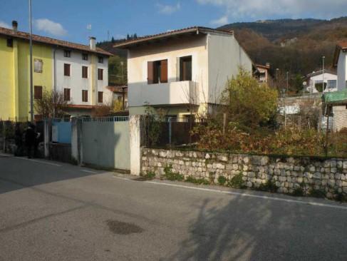 immobile magazzino all'asta in Via Vittorio Veneto, 38 - 33085 Maniago (PN) - 1
