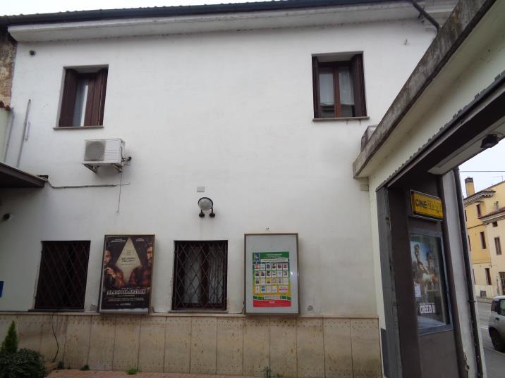 immobile attivita commerciale all'asta in Via Cesare Battisti 112 - 36045 Lonigo (VI) - 1