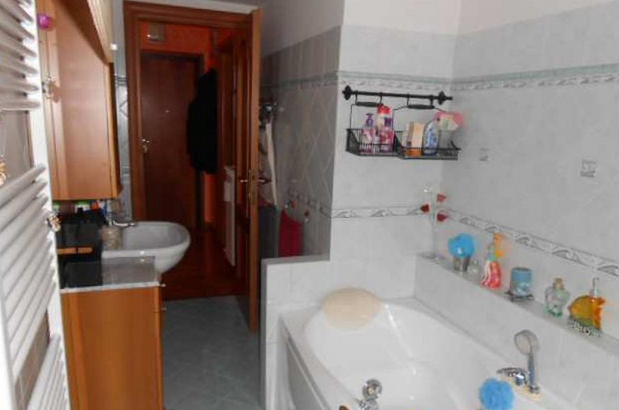 immobile appartamento all'asta in Via delle Miosotis 4 - 00172 Roma (RM) - 3