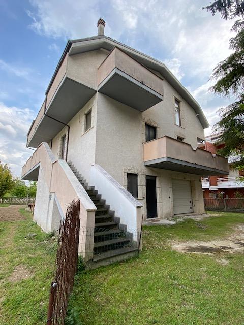 immobile villa all'asta in Via Aldo Moro n° 13 - 65026 Popoli (PE) - 2