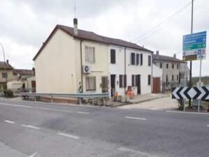 immobile appartamento all'asta in Stradone per Runzi, 2301 - 45022 Bagnolo di Po (RO) - 1