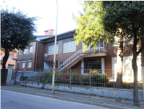 immobile attivita commerciale all'asta in viale xxx giugno, n 70 - 62029 Tolentino (MC) - 1