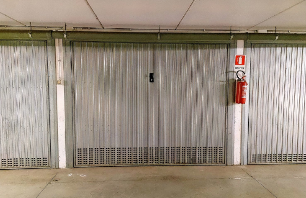 immobile posto auto all'asta in piazza castello, n 2 - 37066 Sommacampagna (VR) - 1