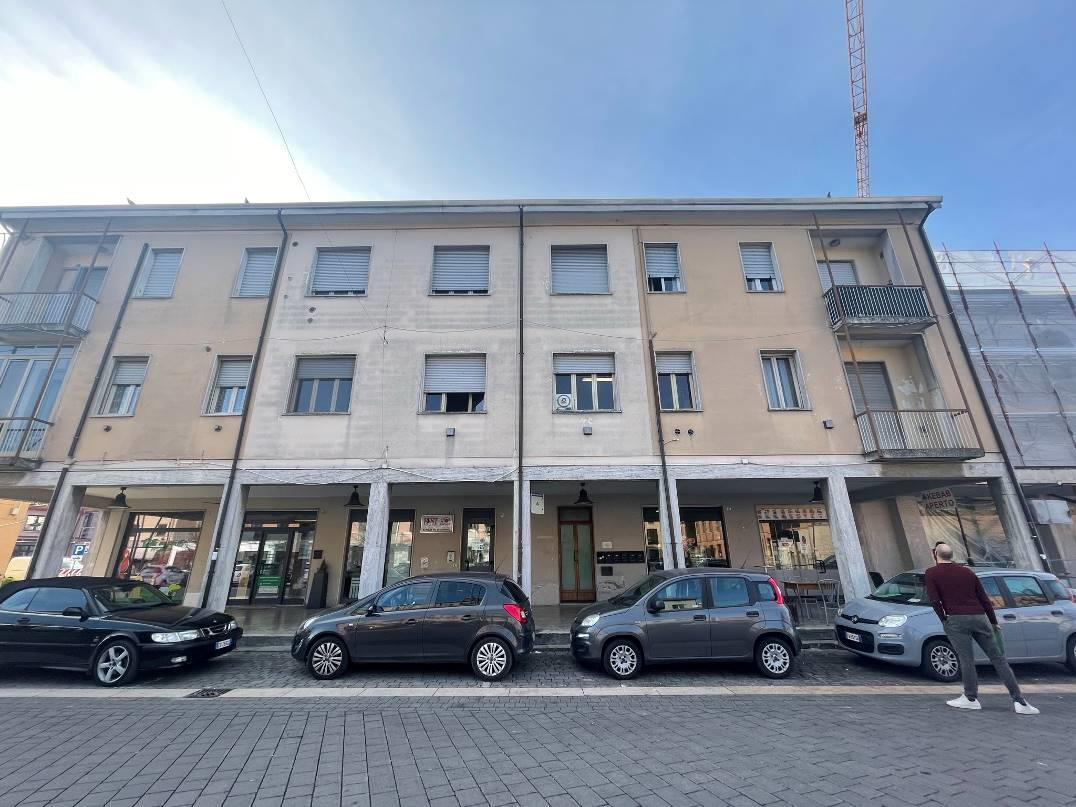 immobile ufficio all'asta in Corso Giacomo Matteotti, 24 - 46025 Poggio Rusco (MN) - 1