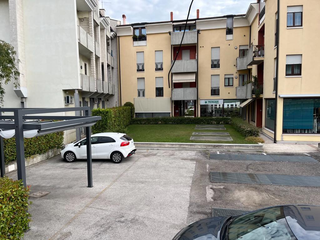 immobile posto auto all'asta in Via Duca D’Aosta n 47 Arzignano (VI) - 1