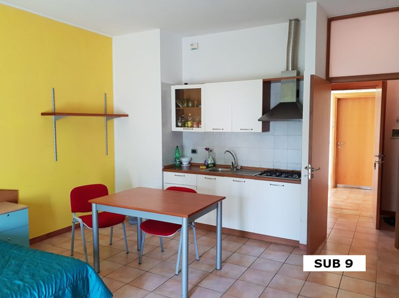 immobile appartamento all'asta in via montenegro, n 181 - 73023 Lizzanello (LE) - 1