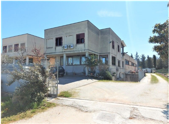 immobile attivita commerciale all'asta in via buscalferri, n 3 - 62020 Caldarola (MC) - 1