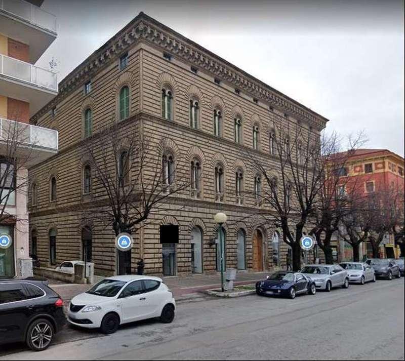 immobile ufficio all'asta in Viale Gabriele D'Annunzio, 69 Pescara (PE) - 1
