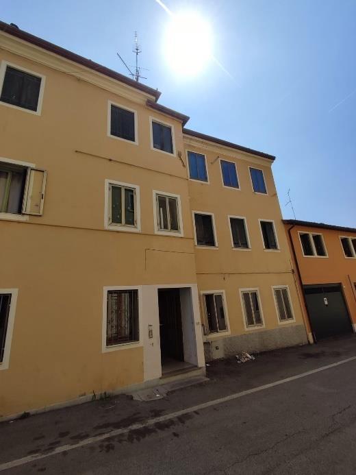 immobile appartamento all'asta in Via del Macello 3 - 36045 Lonigo (VI) - 1