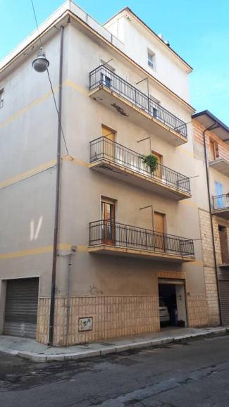 immobile appartamento all'asta in Via Nazario Sauro, 8/A - 71010 Cagnano Varano (FG) - 4