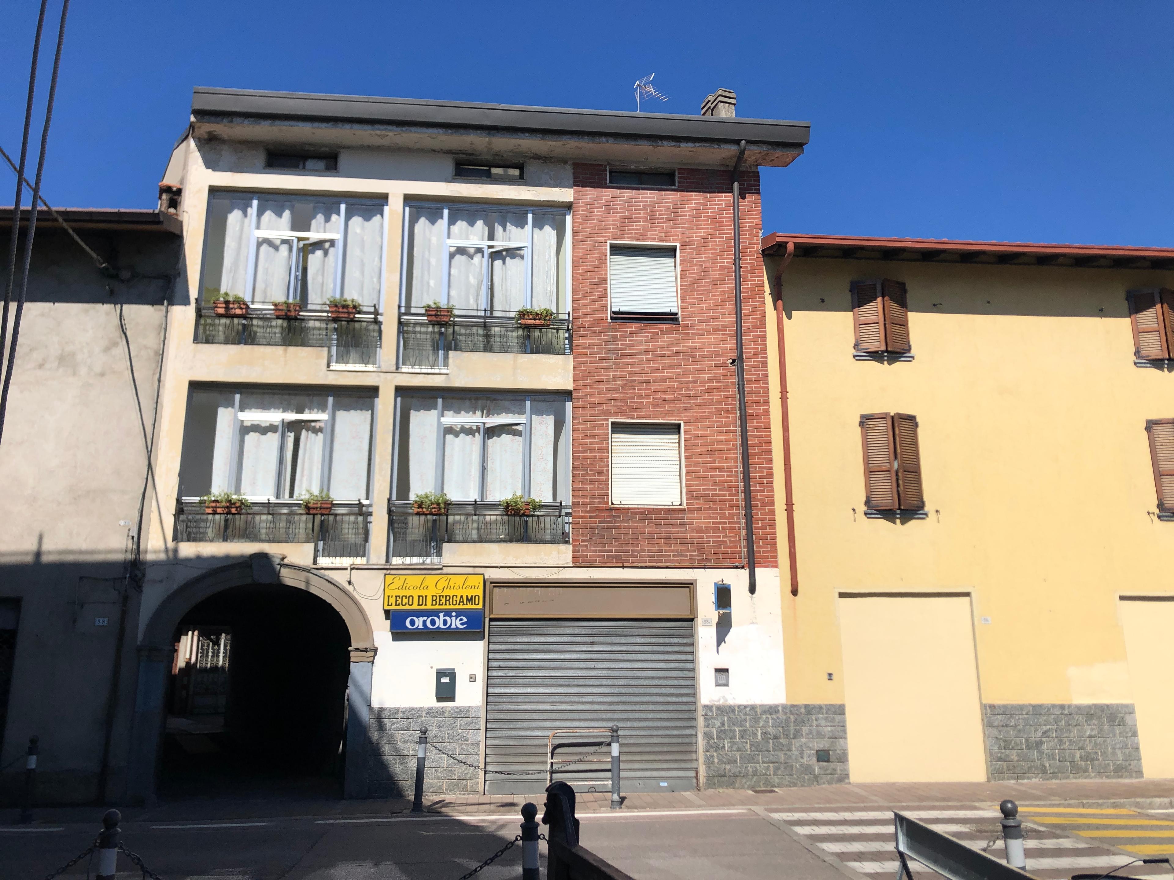 immobile appartamento all'asta in Via Vittorio Veneto n 58 Bonate Sotto (BG) - 1