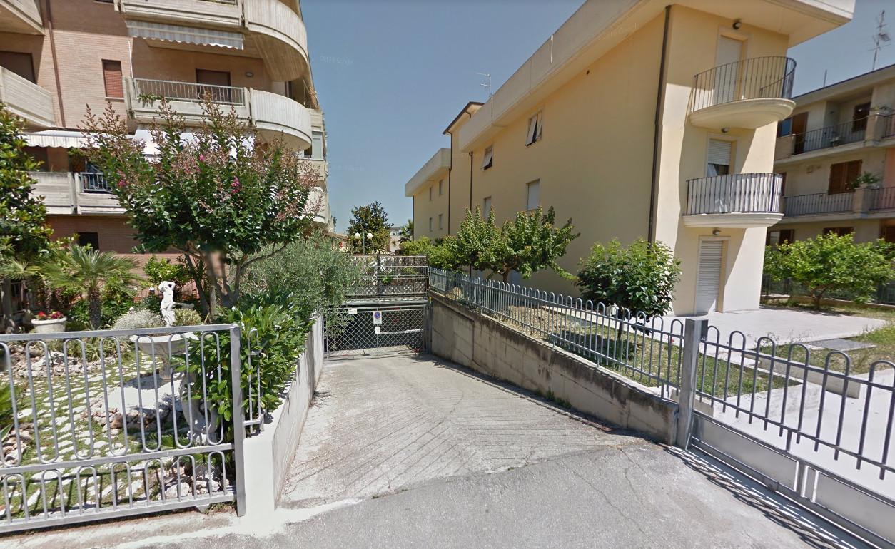 immobile magazzino all'asta in Via Velino/Via Mincio - Loc Porto d'Ascoli San Benedetto del Tronto (AP) - 2