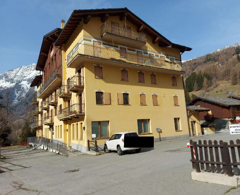 immobile appartamento all'asta in Frazione Periasc SNC - 11020 Ayas (AO) - 2