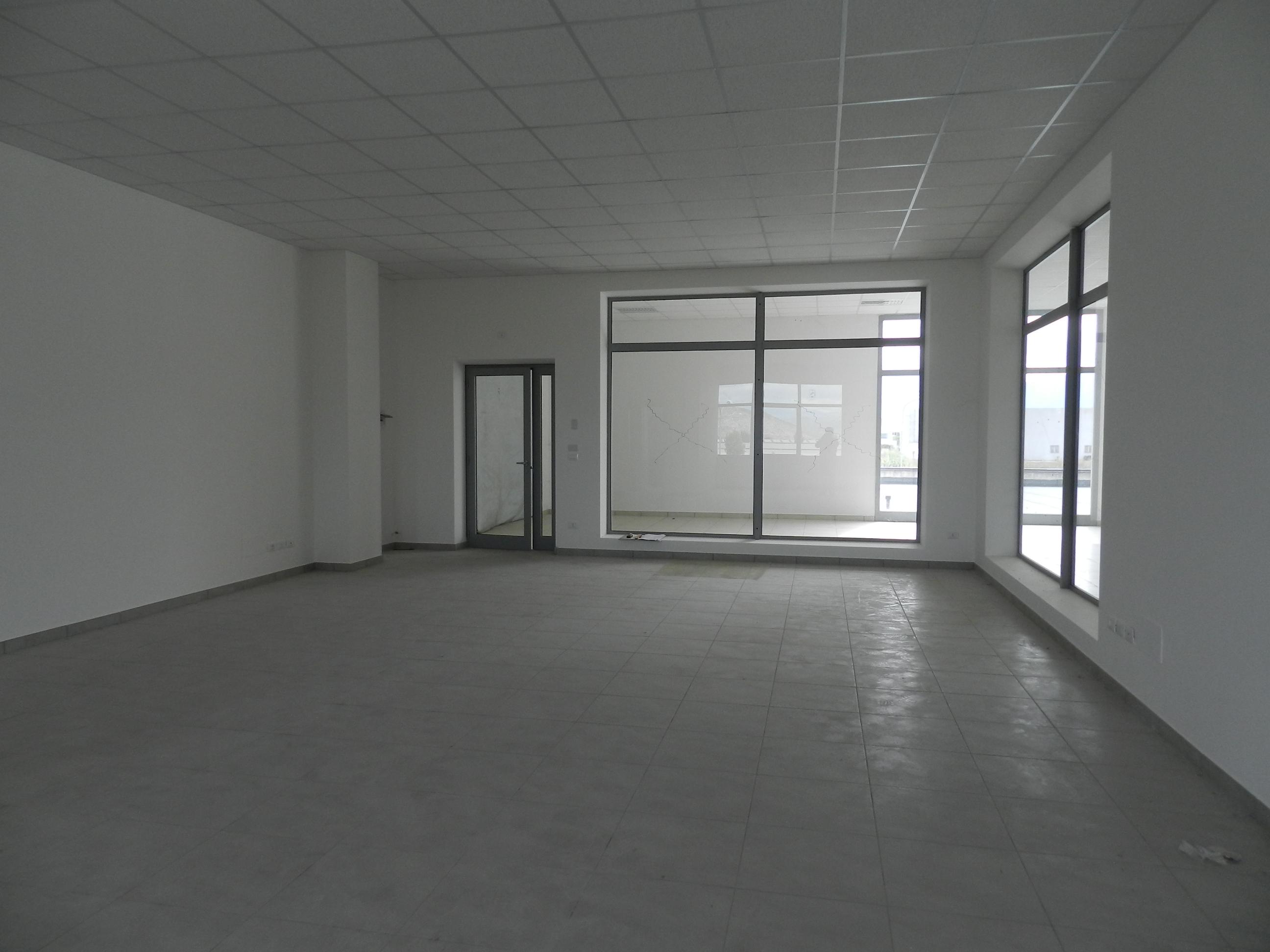 immobile attivita commerciale all'asta in Nucleo di Sviluppo Industriale (NSI) di Sulmona - 67039 Sulmona (AQ) - 2