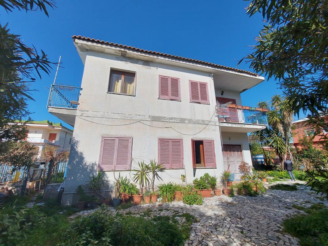 immobile villa all'asta in viale Taddeo Gaddi Parco Ameno - 81030 Castel Volturno (CE) - 4