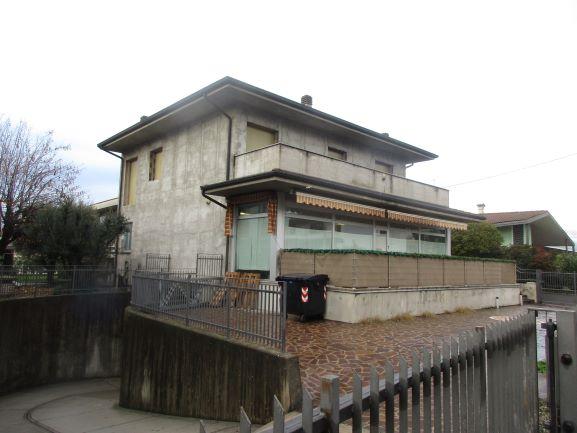 immobile laboratorio all'asta in VIA IV NOVEMBRE 7 - 24060 Telgate (BG) - 1