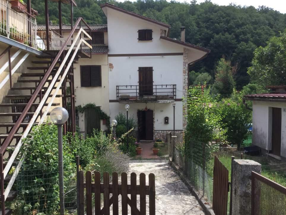 immobile appartamento all'asta in Frazione Cerchiara, Via Canera - 02100 Rieti (RI) - 1