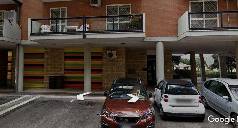 immobile attivita commerciale all'asta in Via Rocco Scotellaro n11-13-15 e Via Madre Teresa di Calcutta n1-3 - 70010 Valenzano (BA) - 2
