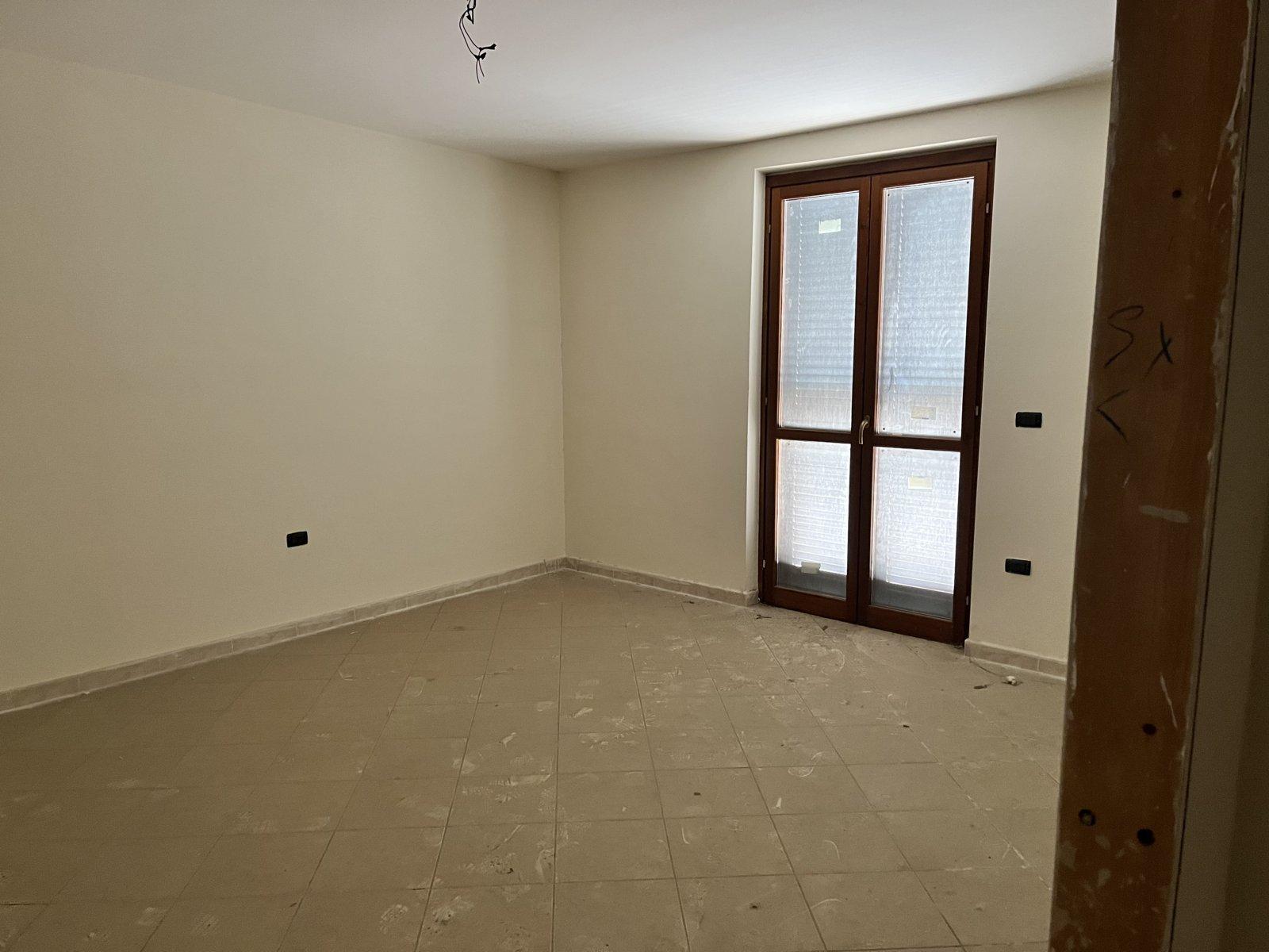 immobile ufficio all'asta in Via Marco Pantani, 18 - 81030 Orta di Atella (CE) - 2
