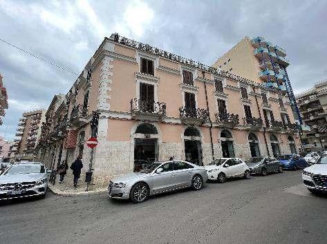 immobile negozio all'asta in Via Giuseppe Gabbiani n5 - 76121 Barletta (BT) - 1