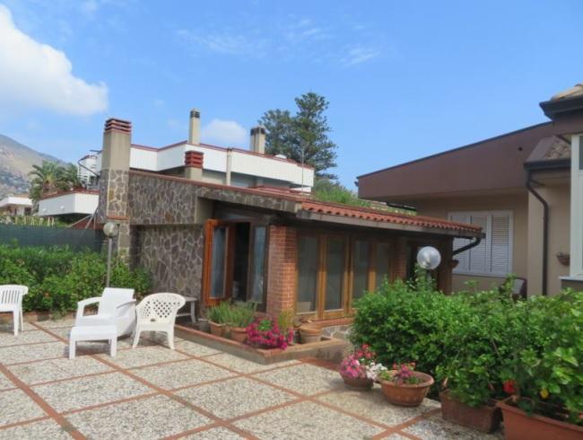 immobile villa all'asta in Via Nettuno 33 - 90149 Palermo (PA) - 2
