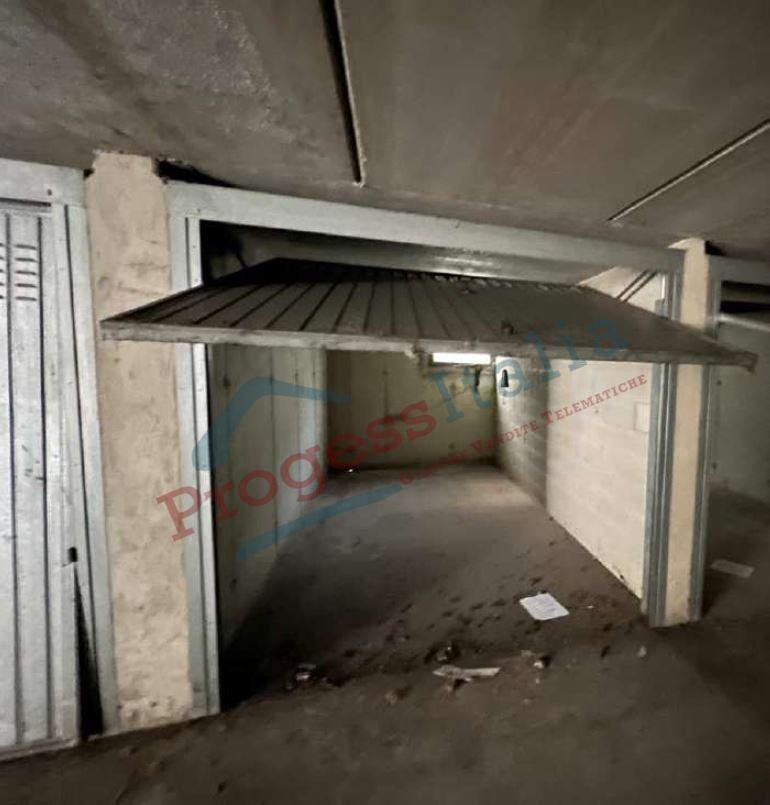 immobile garage all'asta in Via Cesare Cantù, sc - 23854 Olginate (LC) - 3